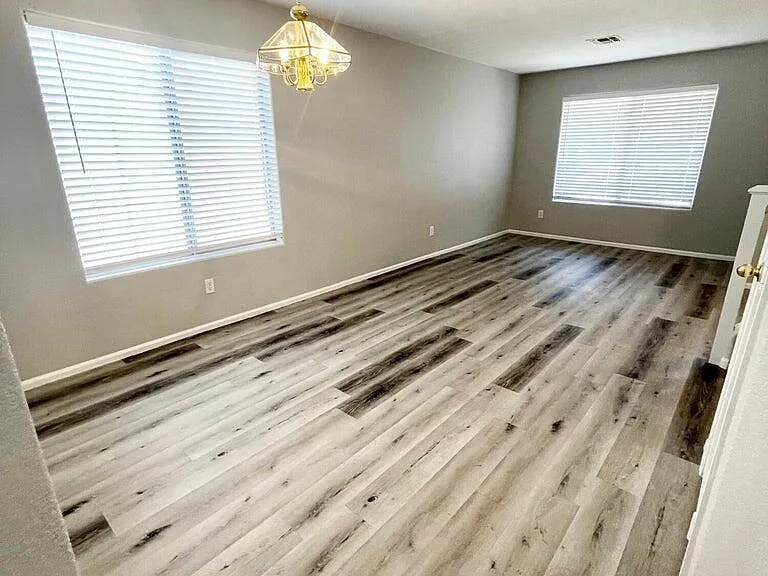 16200 W Moreland St — Photo 5