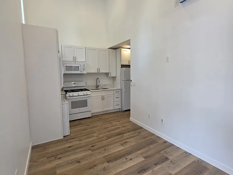 S Ynez Ave — Photo 4