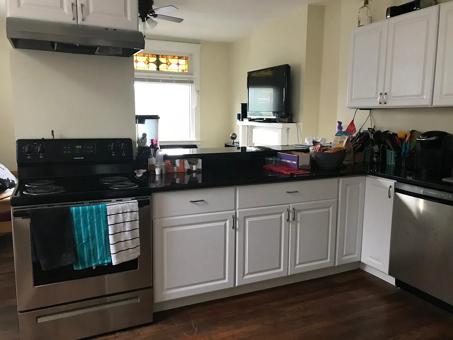 5 bed, 1786 sqft, $3,595 — Photo 3