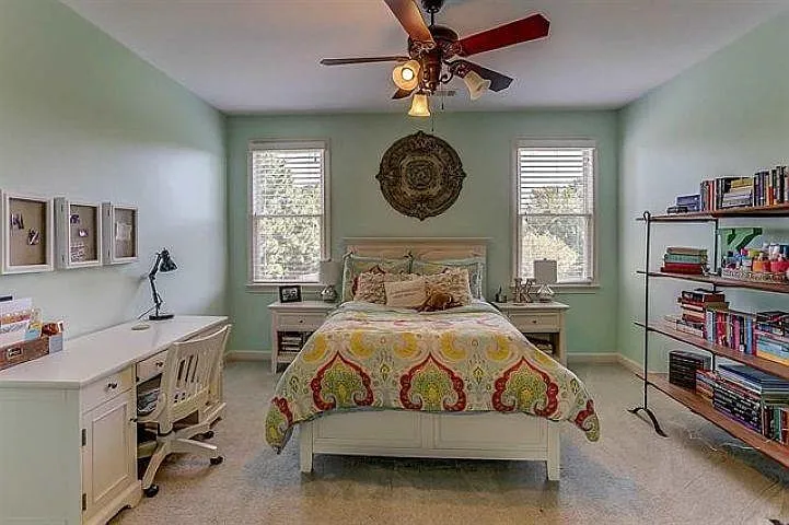 2520 Fox Hill Dr — Photo 20