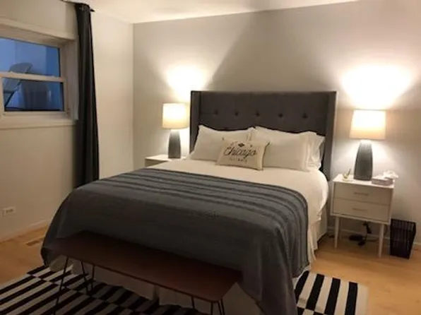 1453 W Lexington St APT B, Chicago, IL 60607