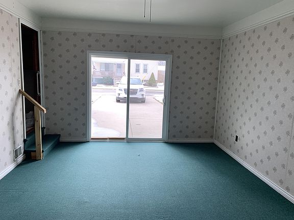 3rd image of 512 Robertson St
