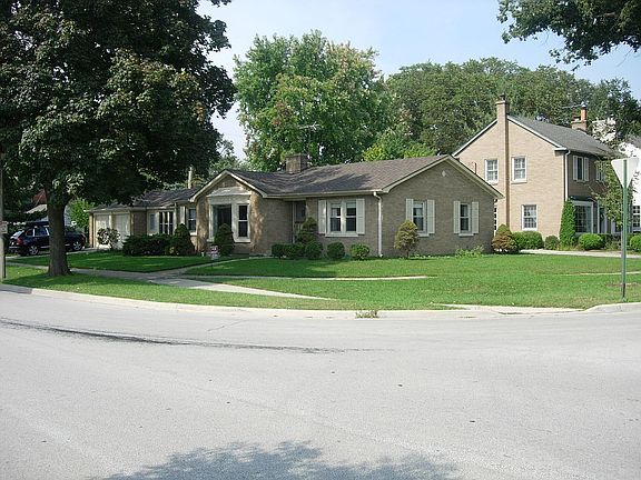 2nd image of 369 W Elm Park Ave