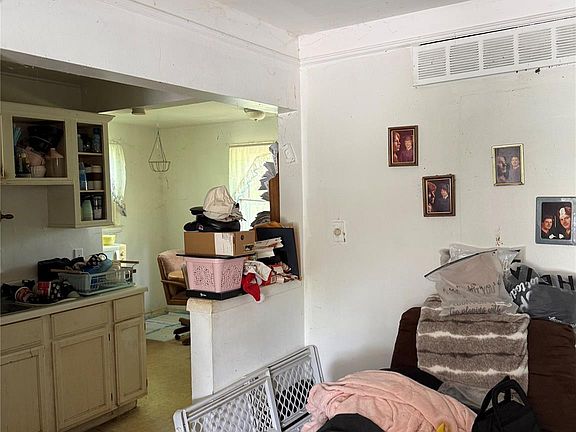 3rd image of 5252 Radnor St