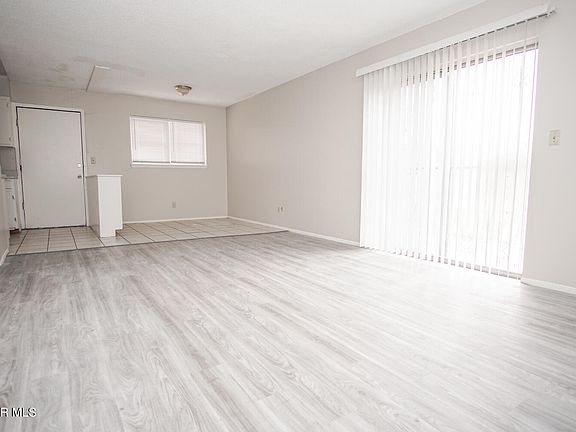 3rd image of 5233 Carousel Dr #4