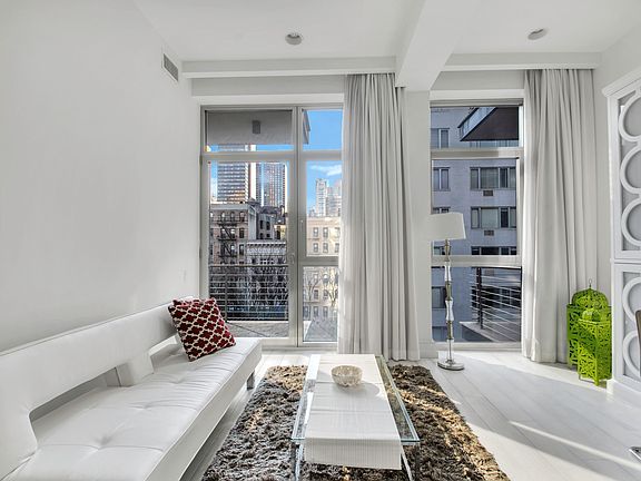 2nd image of 216 E 52nd St #4E