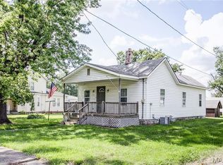 216 Oak St, Brighton, IL 62012