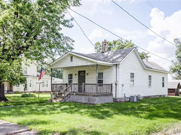 216 Oak St, Brighton, IL 62012