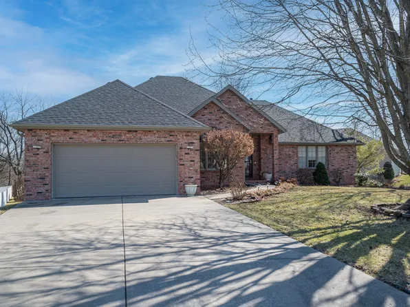 2000 E Burntwood Drive, Springfield, MO 65803