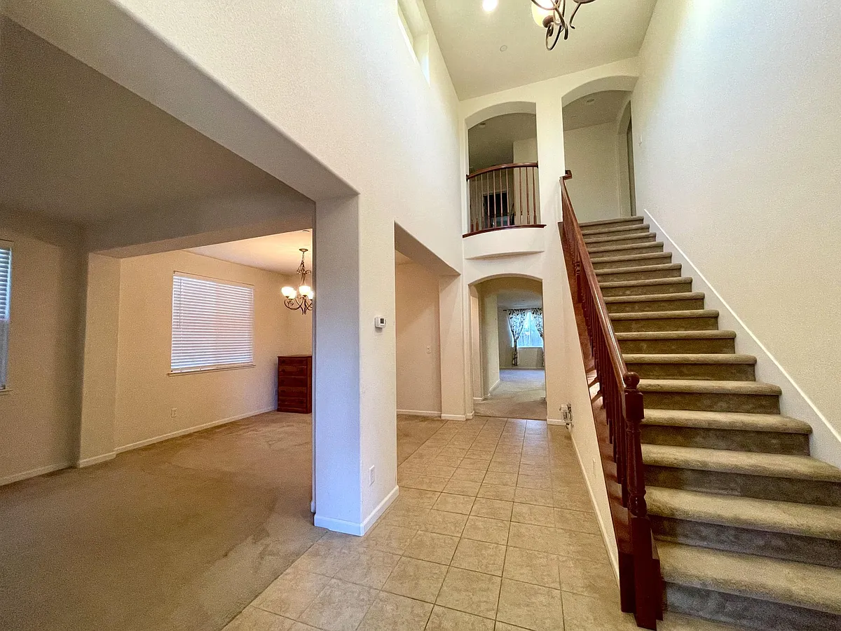 Building Photo - 2225 Holman St