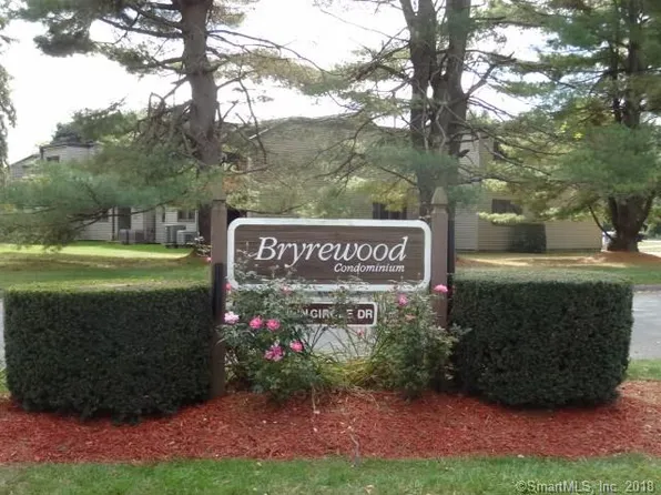 112 Twin Circle Dr, South Windsor, CT 06074