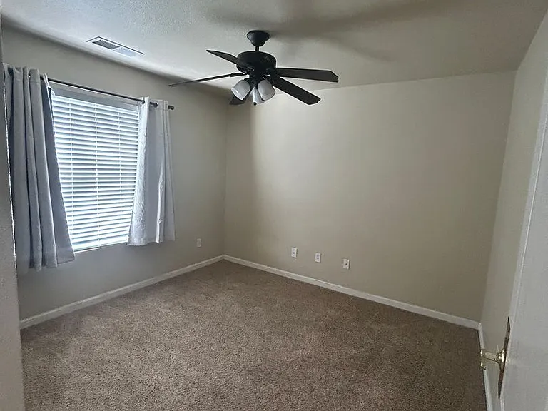 2416 Glacier Way — Photo 17