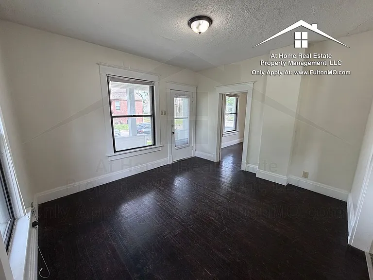 217 W 6th St — Photo 5