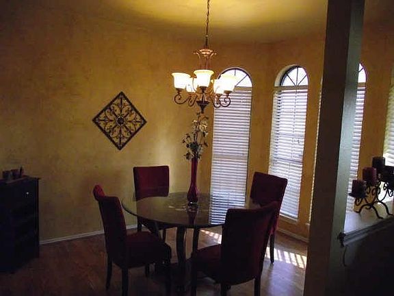 2nd image of 900 Kathryn Dr