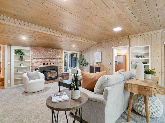 4th image of 12055 Irwin Way