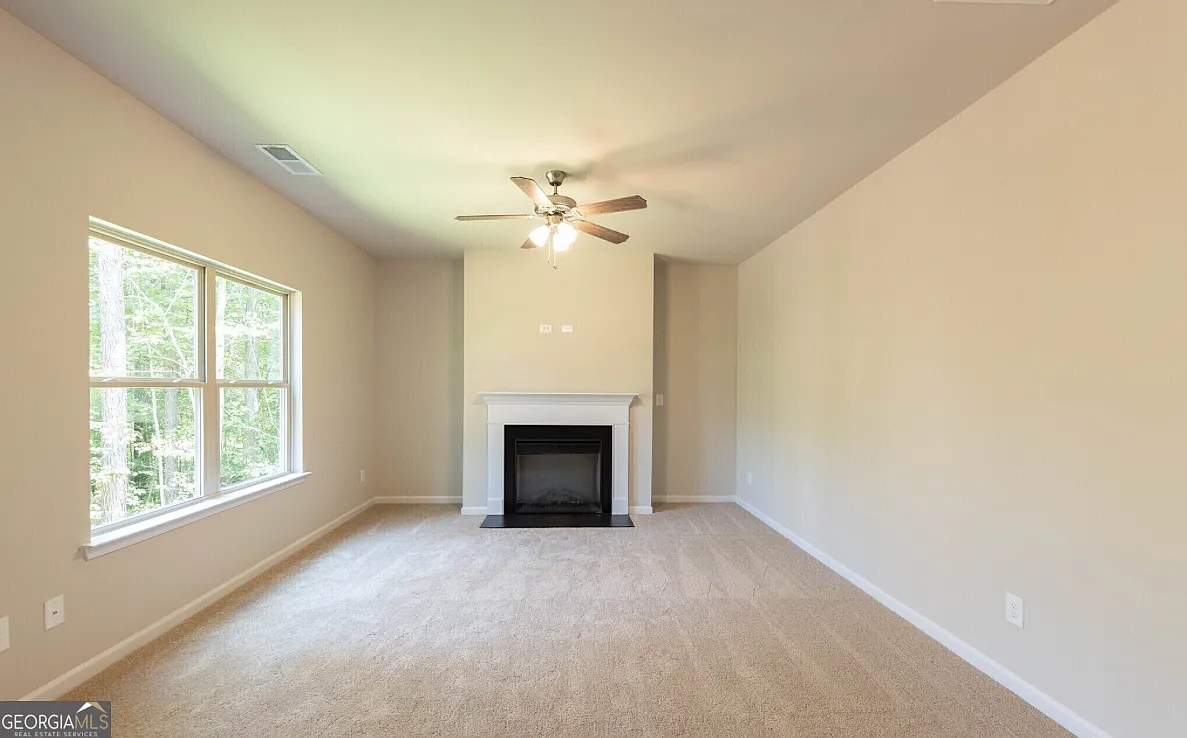 4 bed, 2.5 bath, 2120 sqft, $2,300 — Photo 4