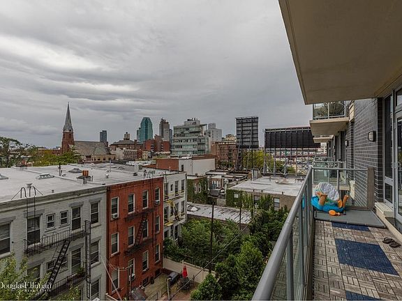 3rd image of 5-49 Borden Ave #F5