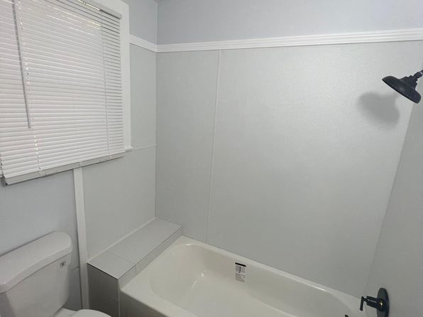 jackson-mississippi-2053015318 picture