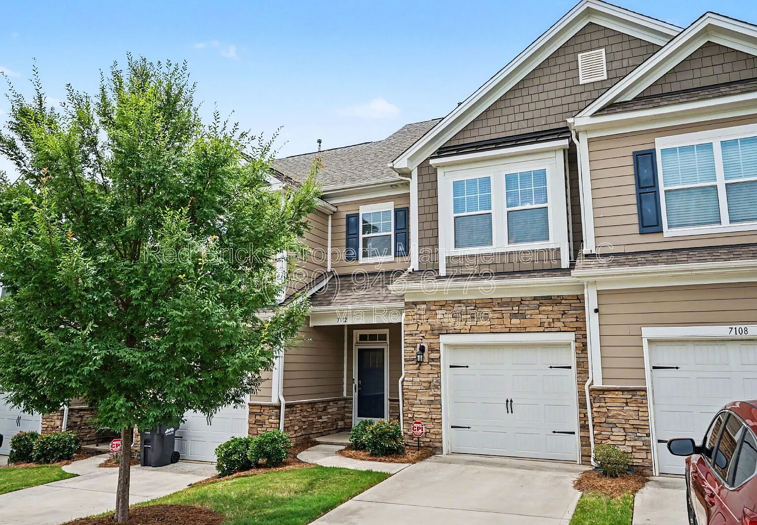 3 bed, 2.5 bath, 1699 sqft, $1,945 — Photo 3