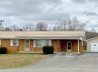 403 Rickman Rd, Livingston, TN 38570