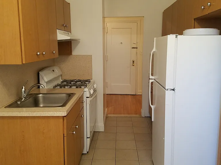 1 74th St #1L — Photo 9