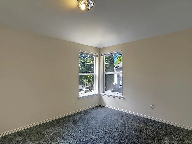 8524 Midvale Ave N #B — Photo 10