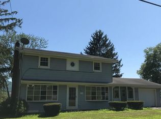 220 Fairpoint Rd, Mill Hall, PA 17751