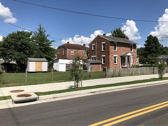 3rd image of 303 Clinton Ave E