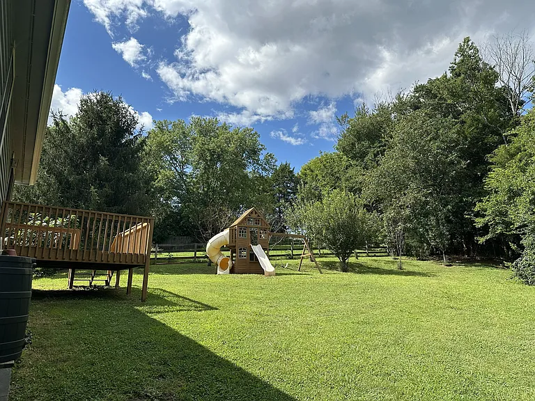 928 Tree Trunk Rd — Photo 12