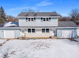 919 Bonheur Ct, Neenah, WI 54956
