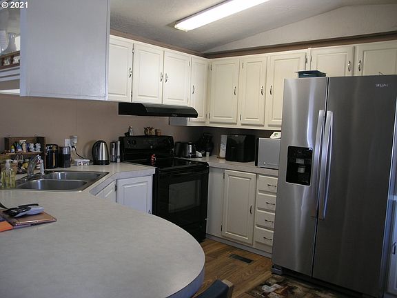 4th image of 300 SW 7th Ave Unit 1203