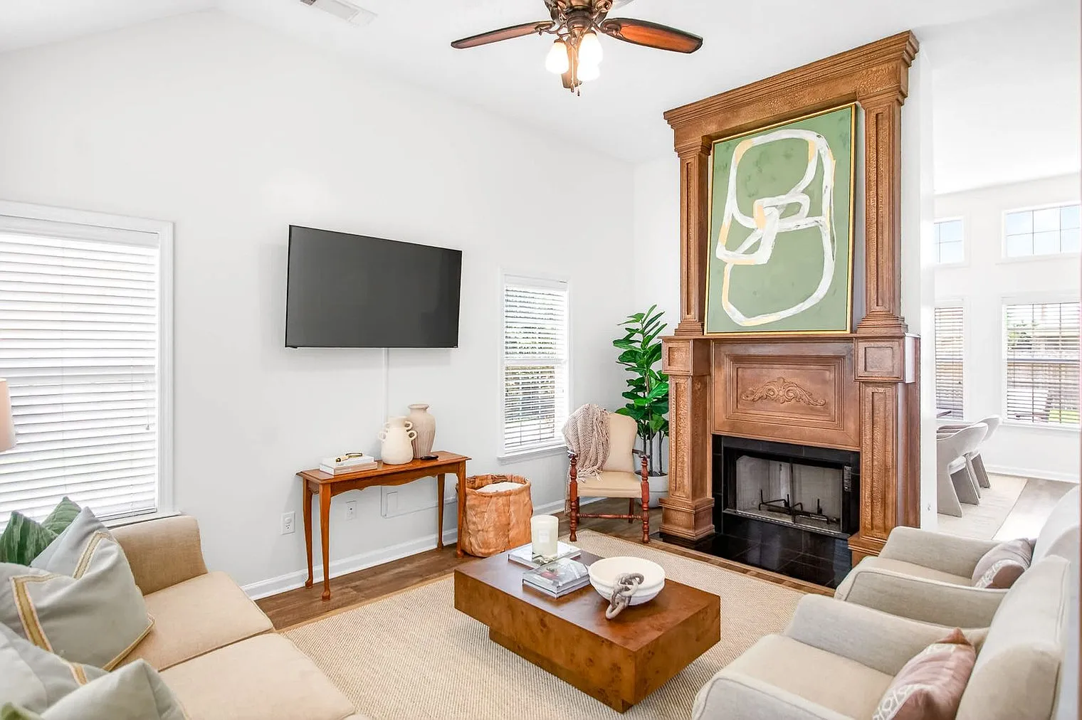4 bed, 2.0 bath, 1776 sqft, $5,783 — Photo 4