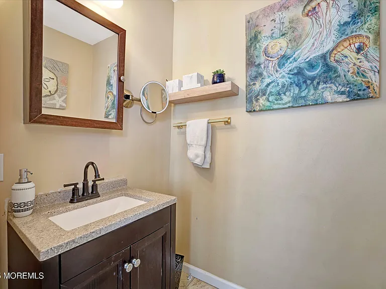 515 Stone Harbor Ave — Photo 13