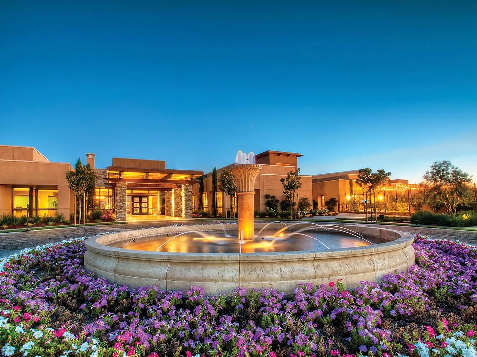 Front Drive of Club Los Meganos