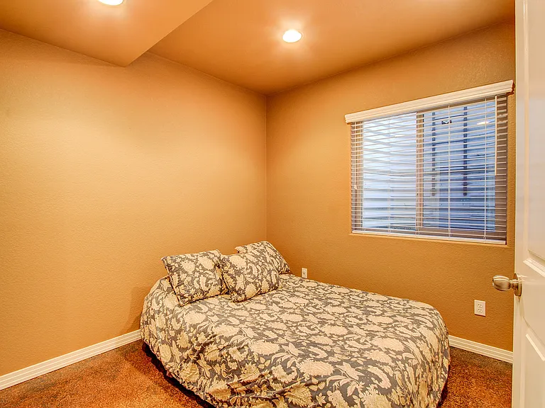 3561 Yosemite St — Photo 14