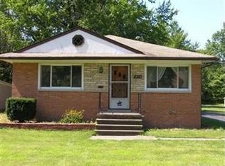 970 Bassett Rd, Westlake, OH 44145