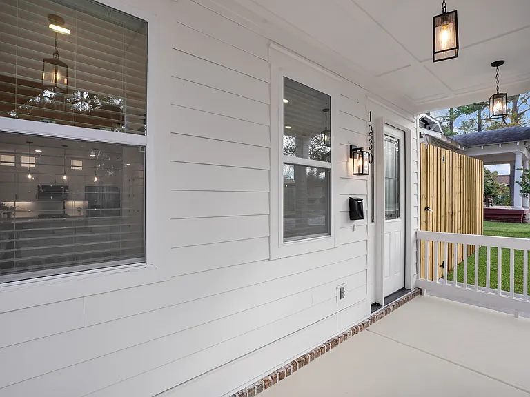 1230 E Anderson St — Photo 5