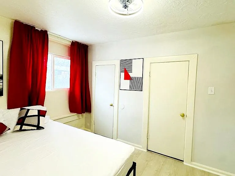 715 E Parker Ln #1 — Photo 9
