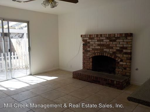 3rd image of 2901 S Dayton St