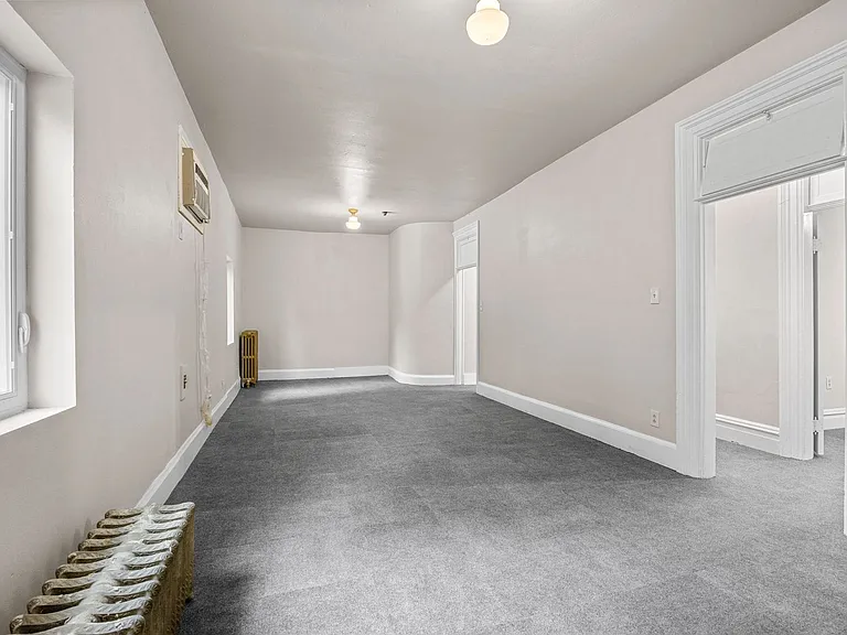 617 E Montgomery St — Photo 12
