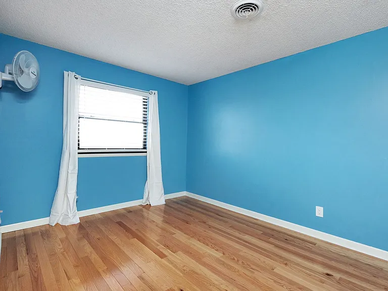 308 Twykingham Pl — Photo 26