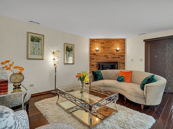 3rd image of 15704 Foxbend Ct APT 2N