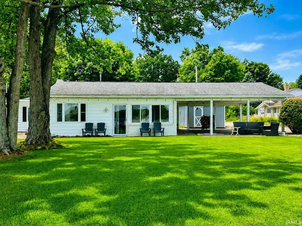 9045 Maple Ct, Bremen, IN 46506