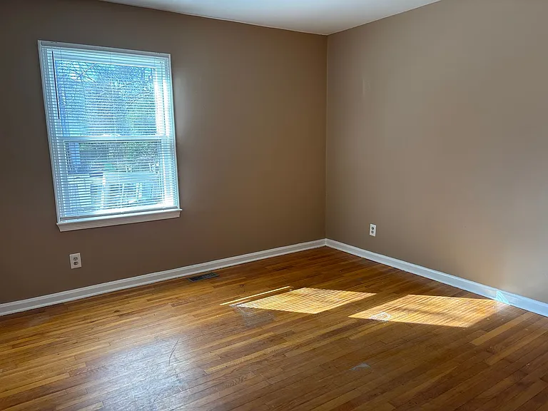 423 Boyd St — Photo 12