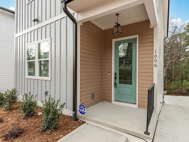 1006 Grant St — Photo 4