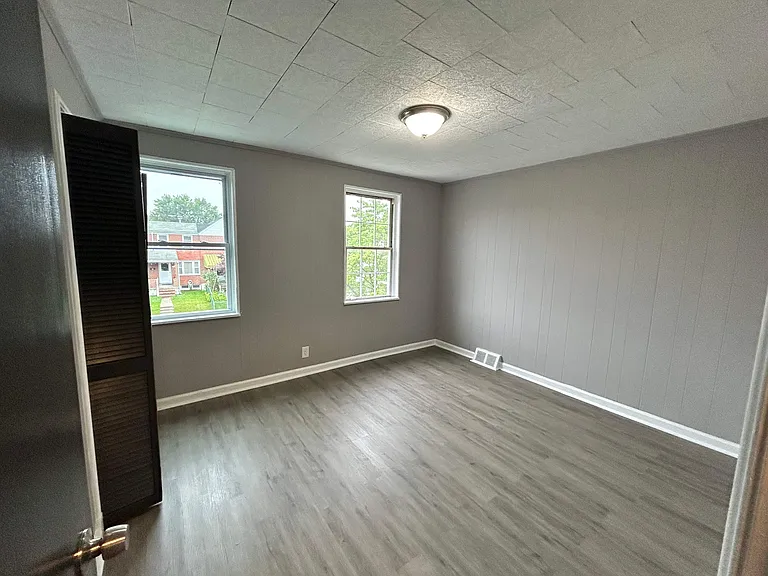 609 Aldworth Rd — Photo 6