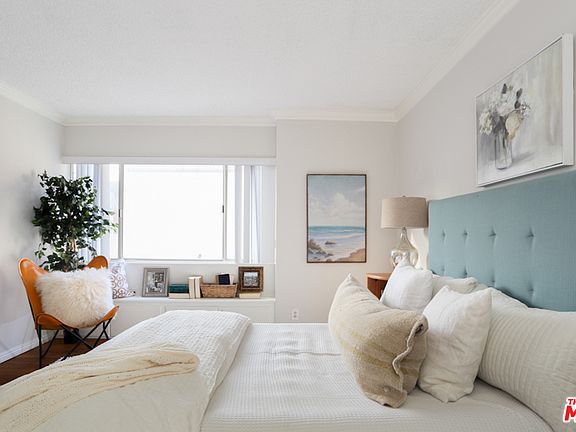 3rd image of 5651 Sumner Way Unit 204