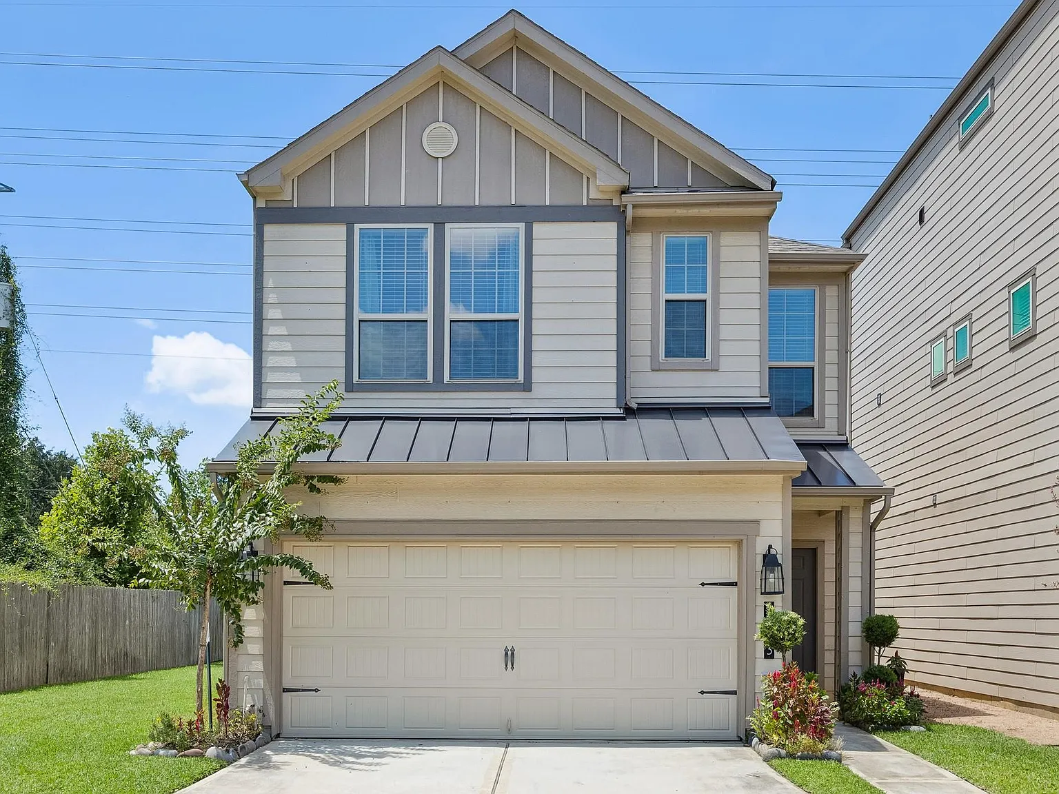 3 bed, 2.5 bath, 2041 sqft, $3,100 — Photo 1