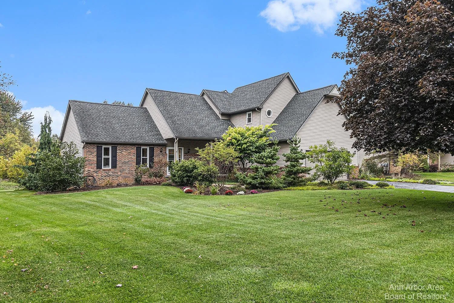57761 Apple Ln photo 1