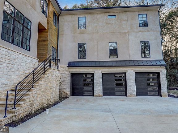 4th image of 1871 Windemere Dr NE